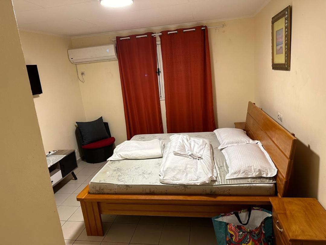 Iris Room Либревиль Экстерьер фото
