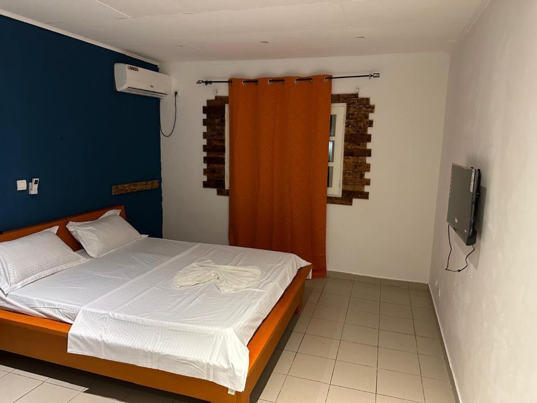 Iris Room Либревиль Экстерьер фото